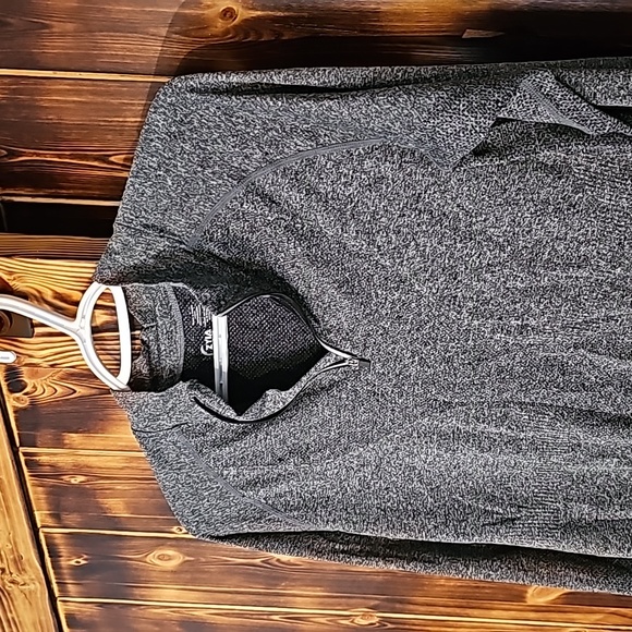 Zyia Heathered Black Running Long Sleeve - Picture 2 of 4